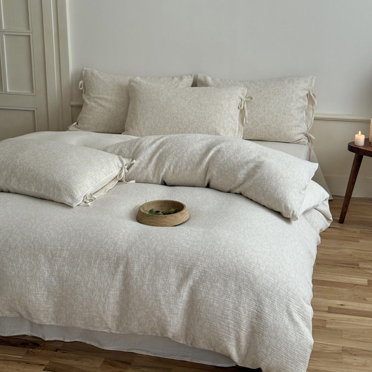 Cotton-Linen Jacquard Bedding Set with Leaf Pattern