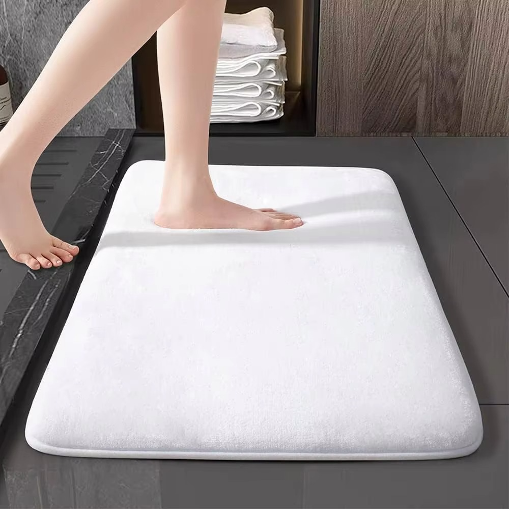 Bath Mat in Coral Velvet, Absorbent and Non-Slip, Rectangular