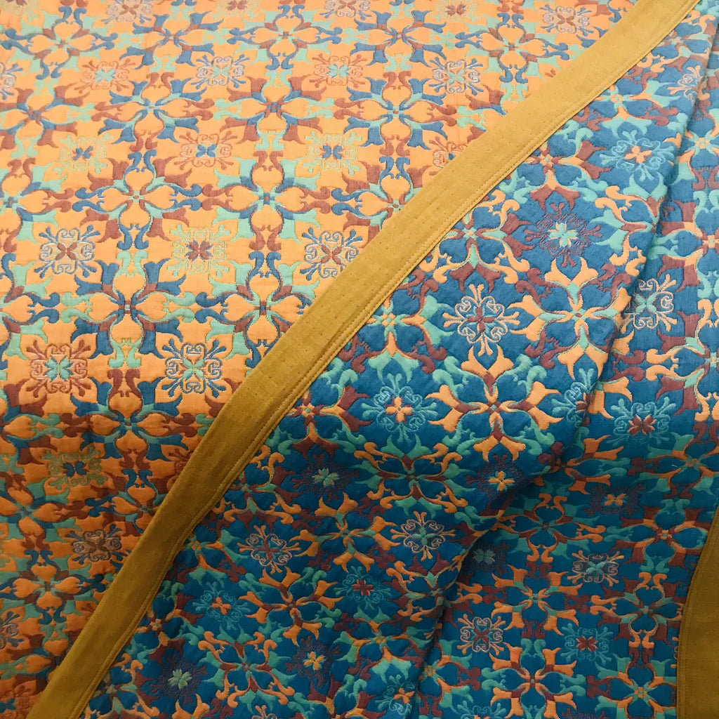 Bed Cover with Geometric Floral Pattern and Wide Border