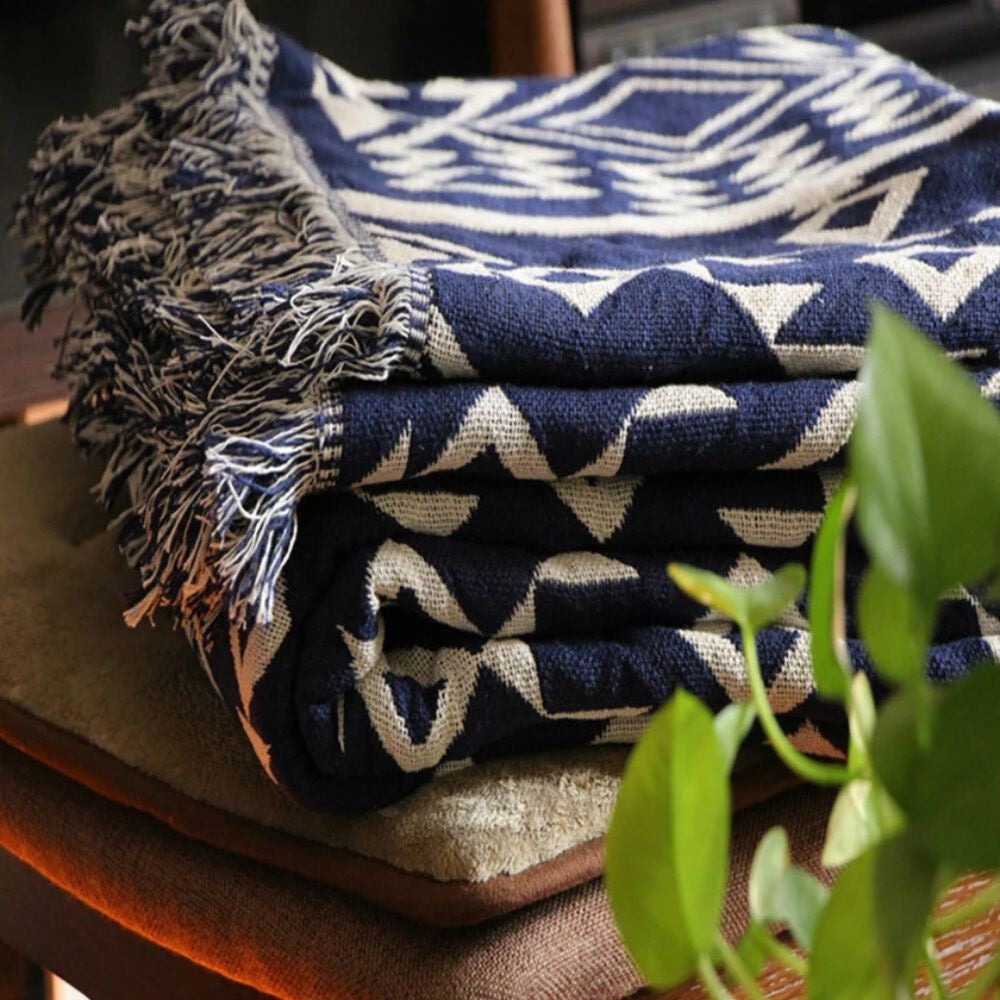 Blanket in Microfibre Blend, Reversible Geometric Pattern with Fringes