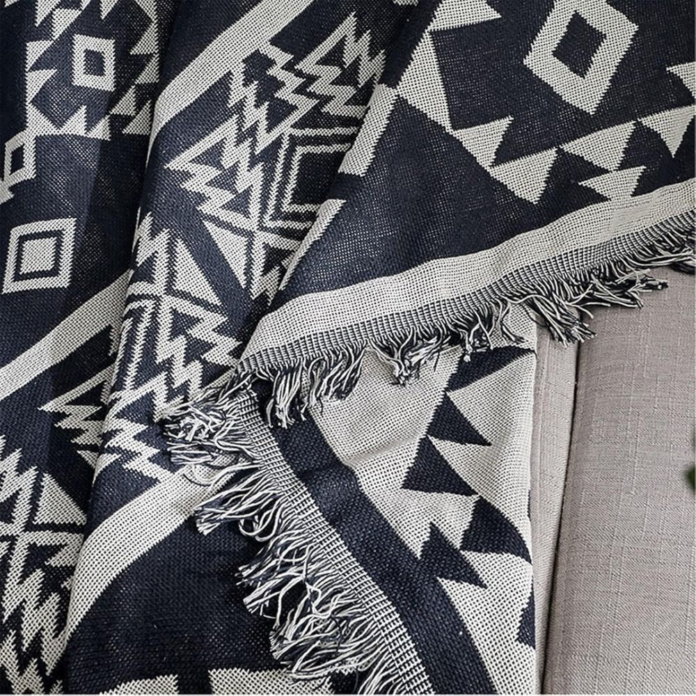 Blanket in Microfibre Blend, Reversible Geometric Pattern with Fringes