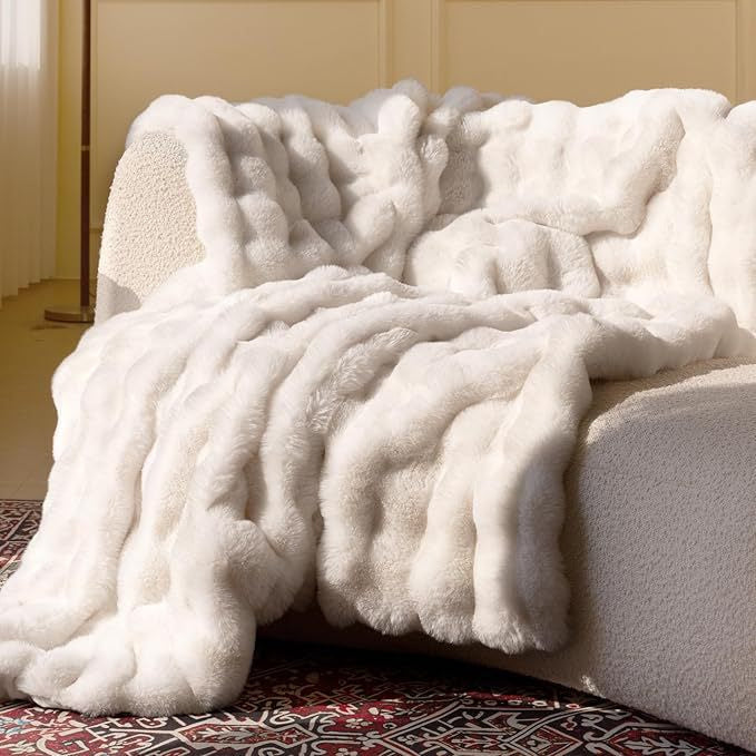Blanket in Soft Faux Fur with Quilted Wave Texture, Sofa Throw