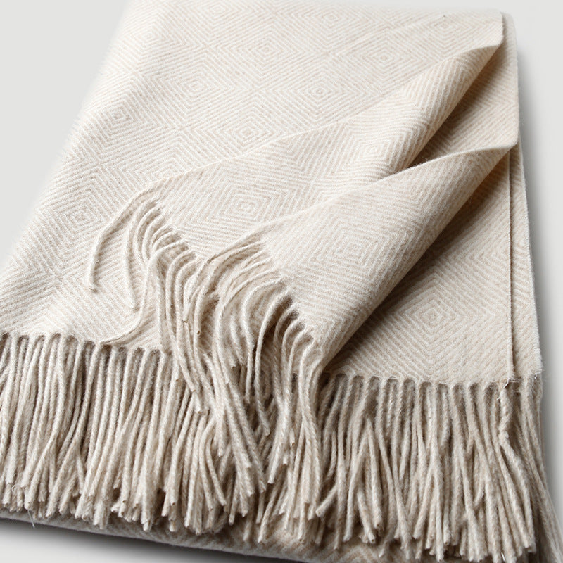 Blanket in Soft Lambswool with Woven Diamond Pattern and Fringed Ends