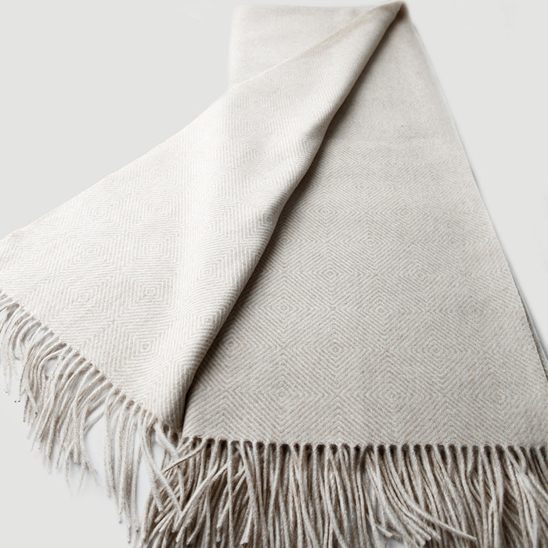Blanket in Soft Lambswool with Woven Diamond Pattern and Fringed Ends