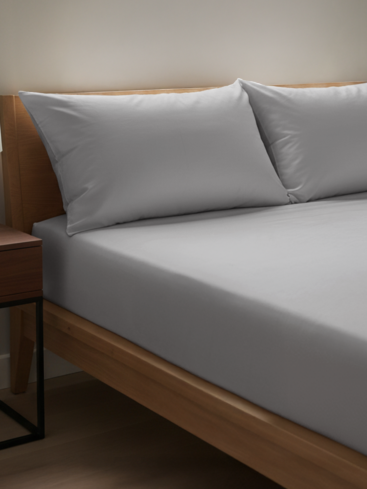 Fitted Bed Sheet in Pure Cotton, Breathable with Elasticated Edge
