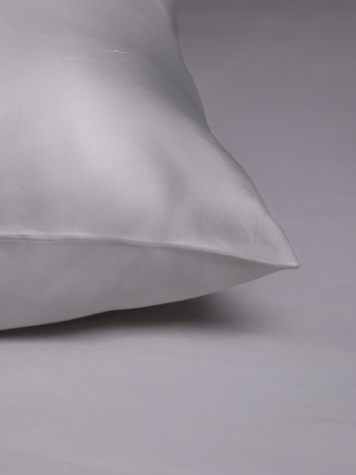 Fitted Bed Sheet in Pure Cotton, Breathable with Elasticated Edge