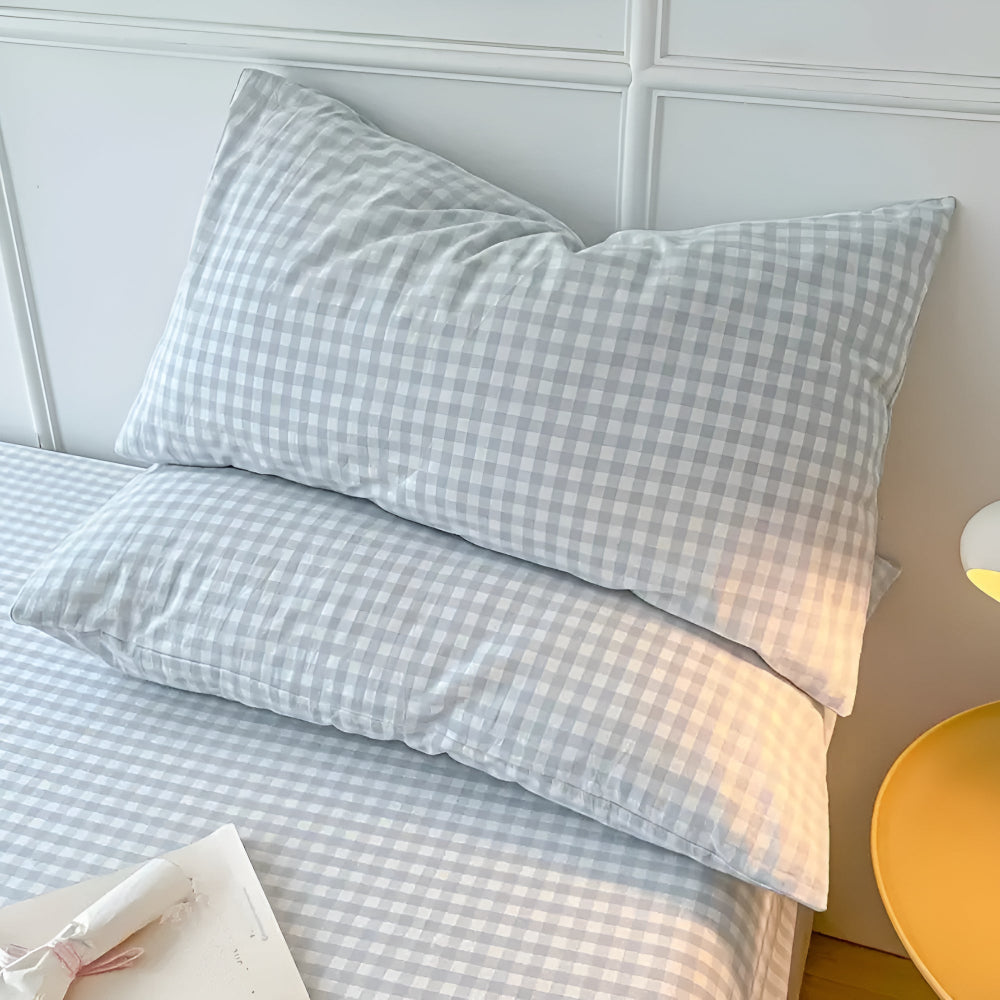 Pillowcase in Breathable Microfibre Blend with Gingham and Envelope Closure