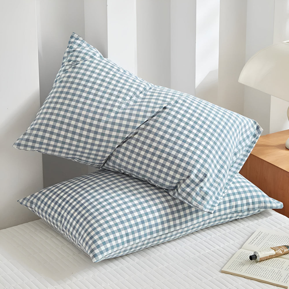 Pillowcase in Breathable Microfibre Blend with Gingham and Envelope Closure