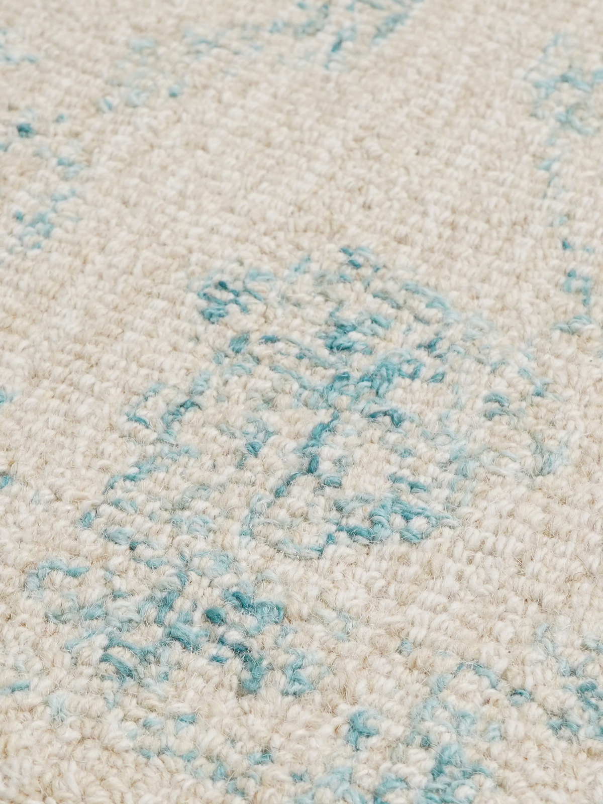 Rug in Wool and Cotton Blend, Hand-Tufted with Floral Persian Pattern