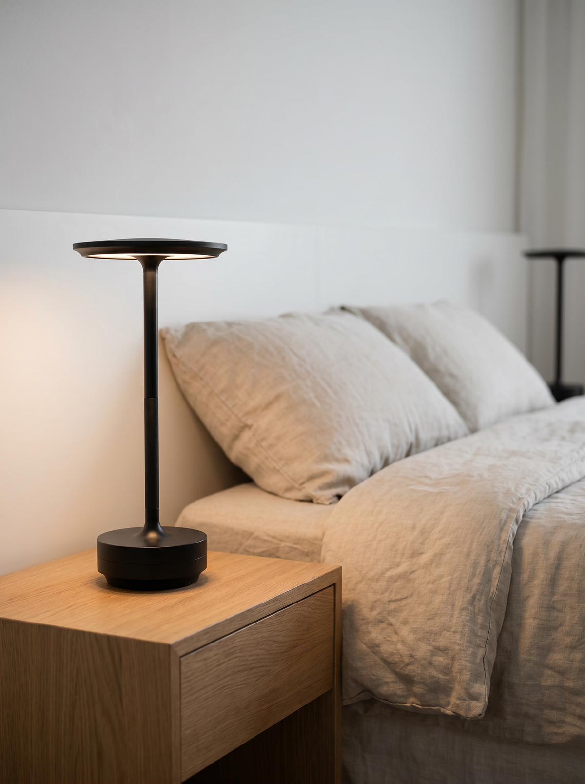 Table Lamp in Aluminium, Cordless Rechargeable LED with Touch Dimming