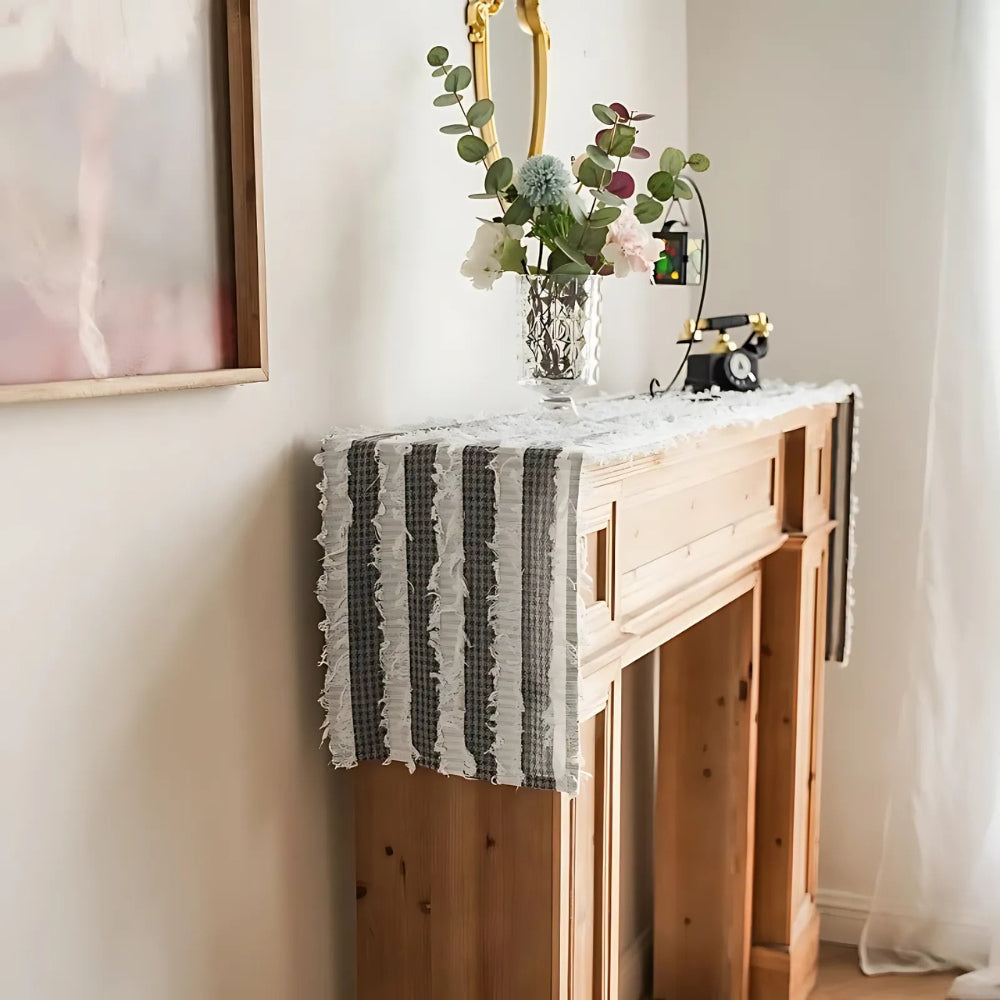 Table Runner in Microfibre Blend with Fringed Edges and Houndstooth Stripes