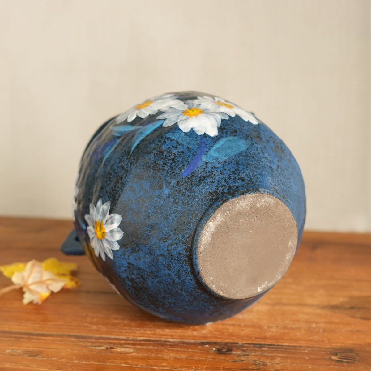 Vase in Hand-Painted Ceramic with Twin Handles and Daisy Decoration