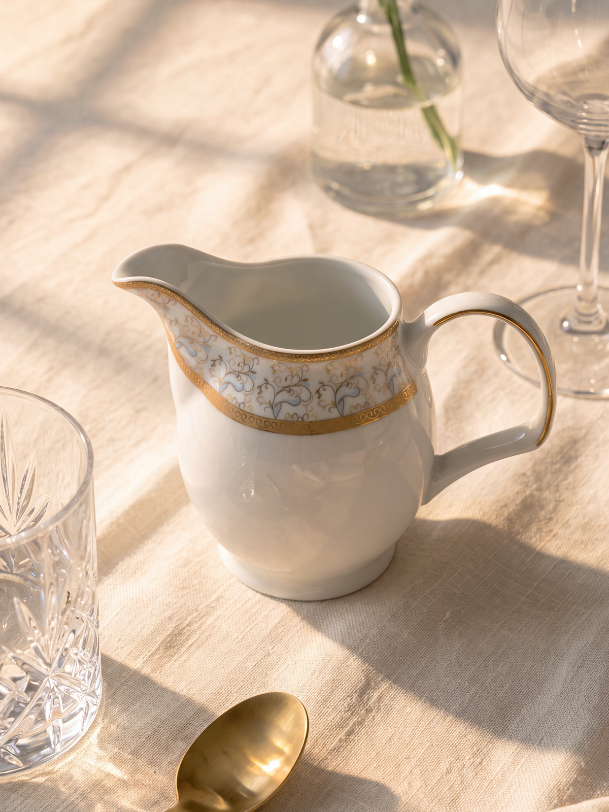 Teapot in Porcelain with Milk Jug, Rounded Shape and Floral Gold Decoration