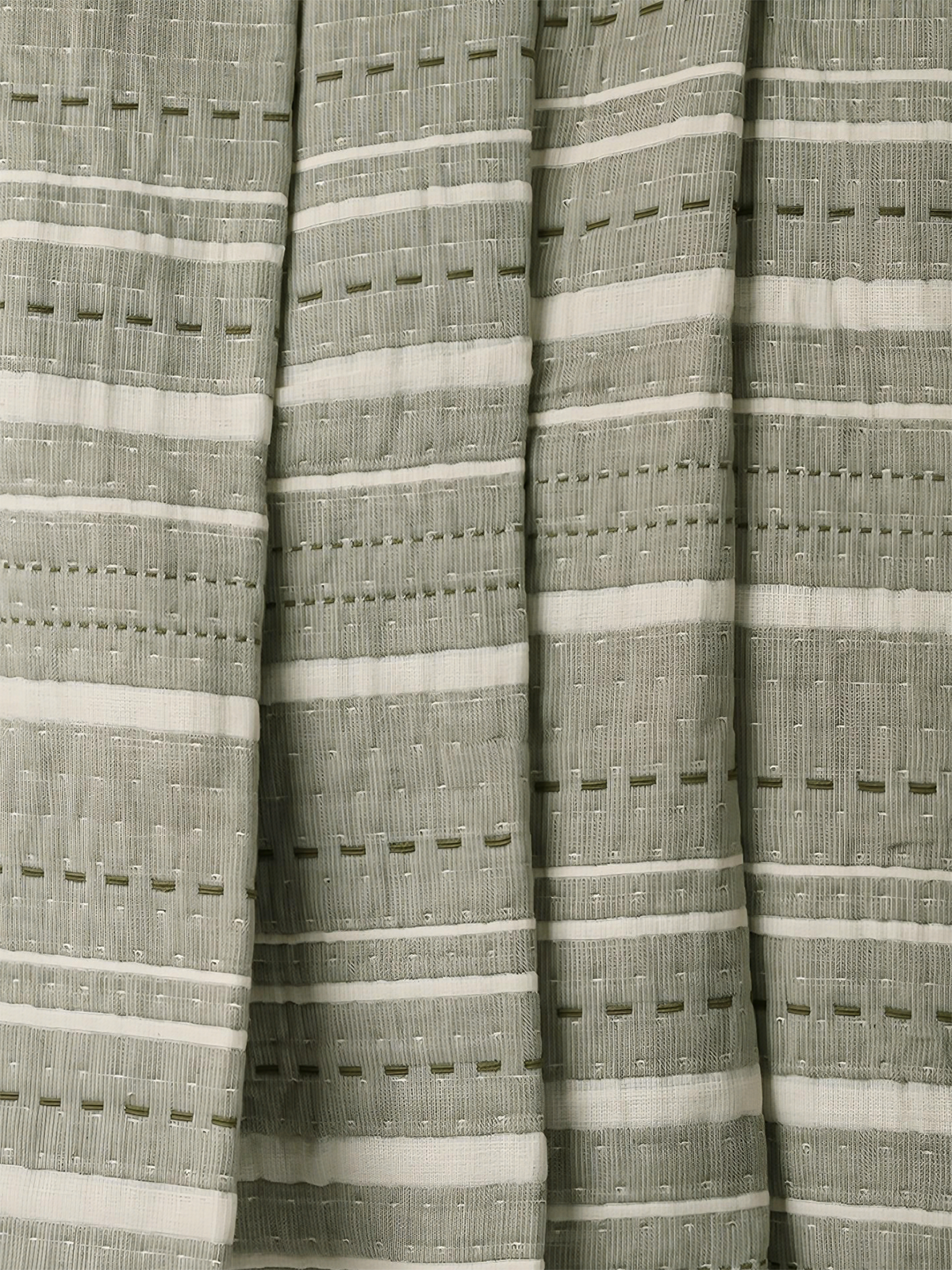 Blanket in Handwoven Cotton with Stripes and Corner Tassels