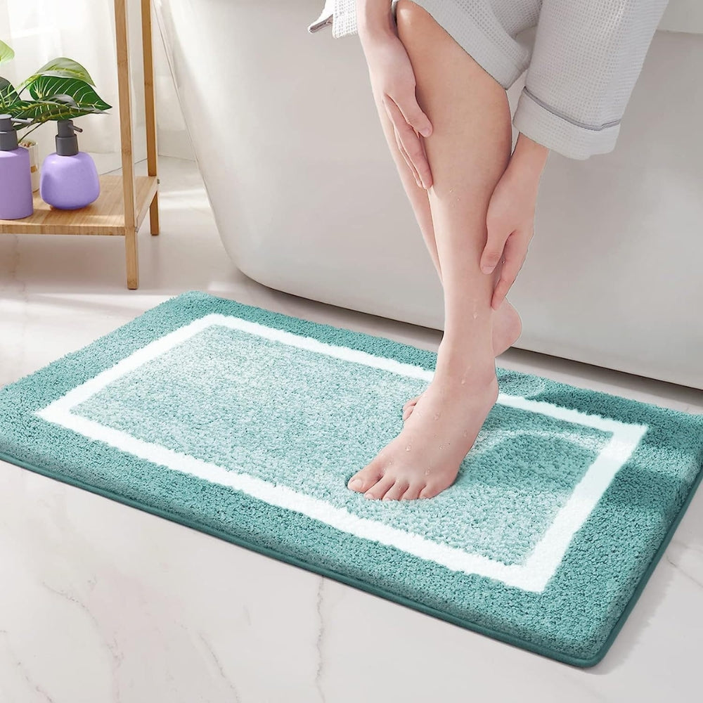 Bath Mat in Microfibre Blend, Slip-Resistant and Quick-Drying