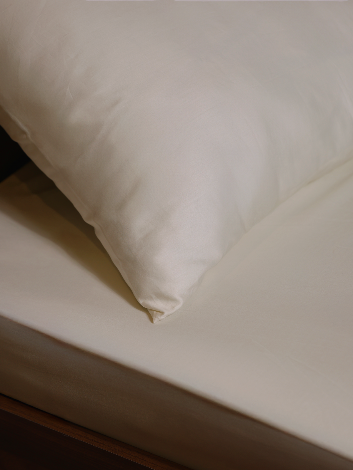 Bed Sheet Set in Breathable Cotton with Elasticated Edges
