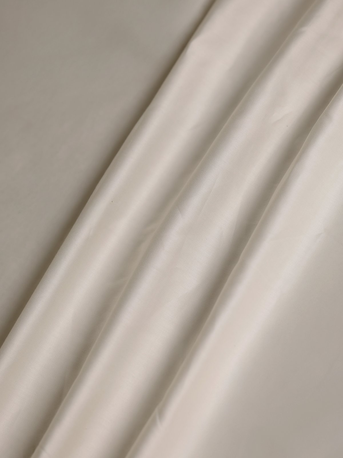 Bed Sheet Set in Breathable Cotton with Elasticated Edges