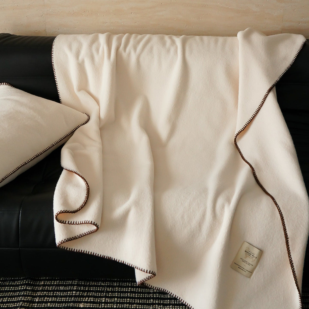 Blanket in Dense Wool-Look Plush Fabric with Contrast Blanket Stitch