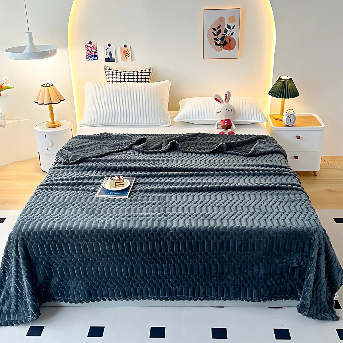 Blanket in Extra Soft Thick Microfibre with Raised Pattern