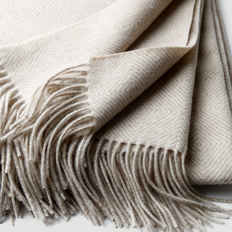 Blanket in Soft Lambswool with Woven Diamond Pattern and Fringed Ends