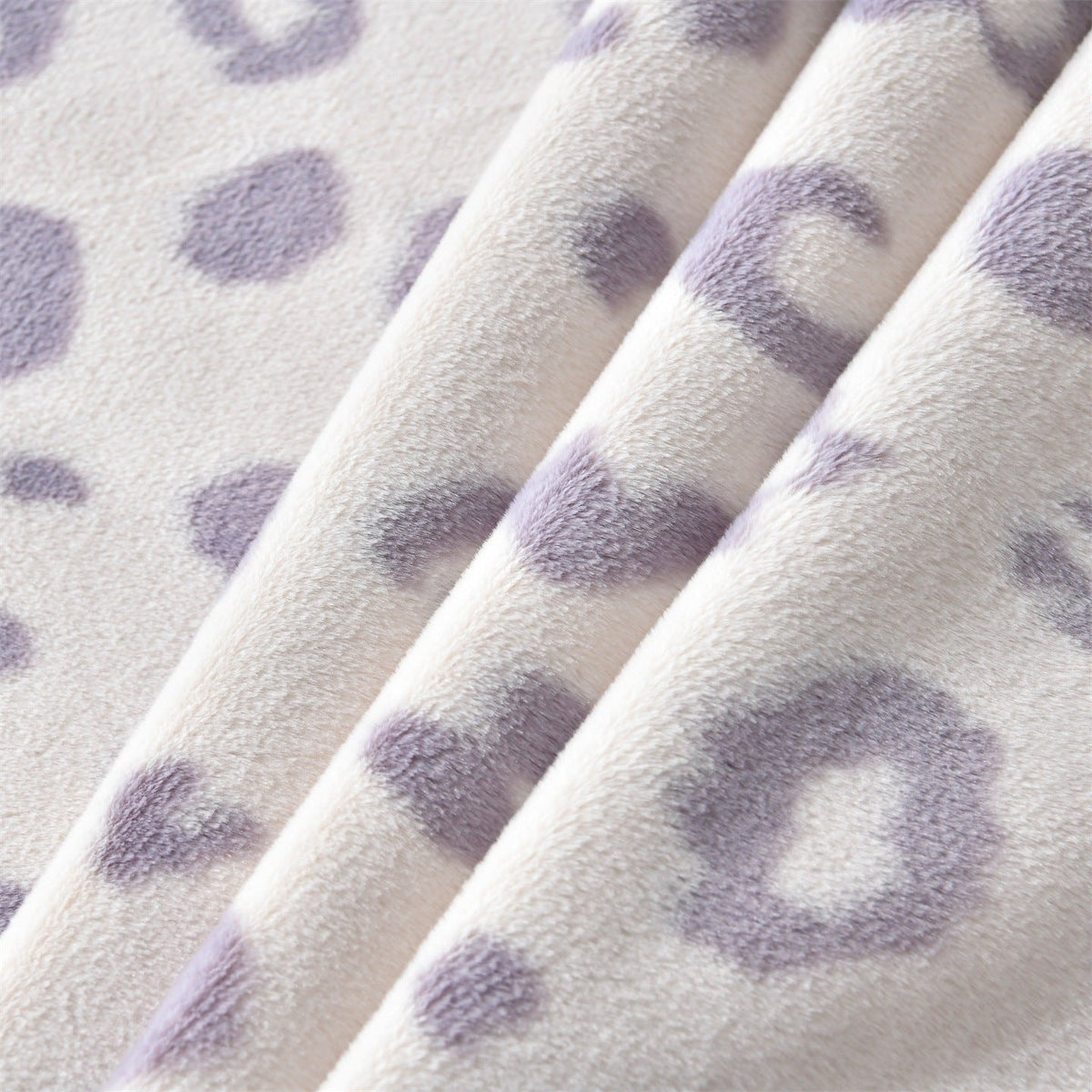 Blanket in Soft Velvet Plush, Rectangular Leopard Print Sofa Throw