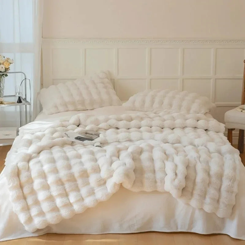 Blanket in Teddy Fleece, Soft on Both Sides, Machine Washable
