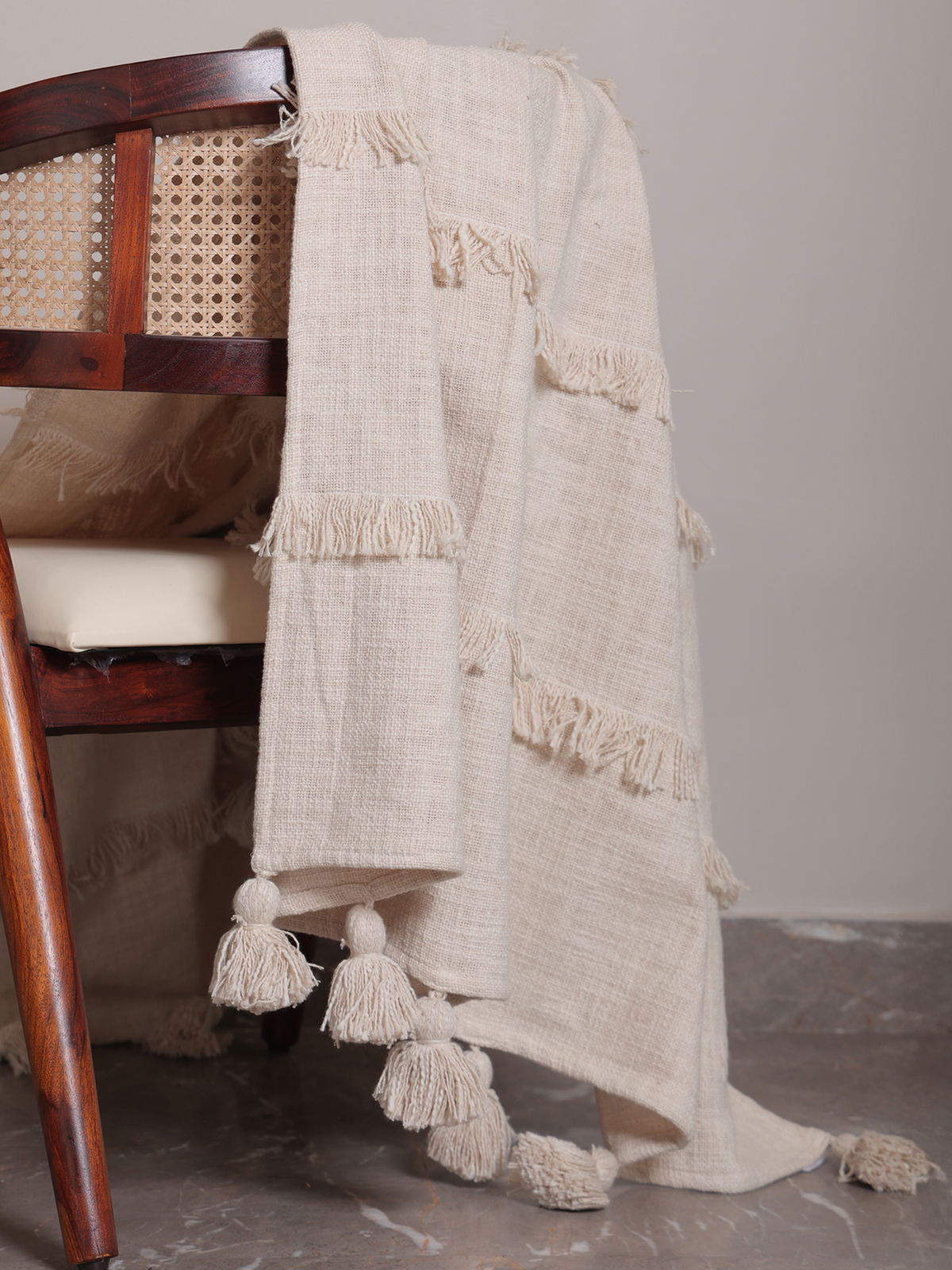 Blanket in Woven Cotton with Embroidered Stripes and Tassels