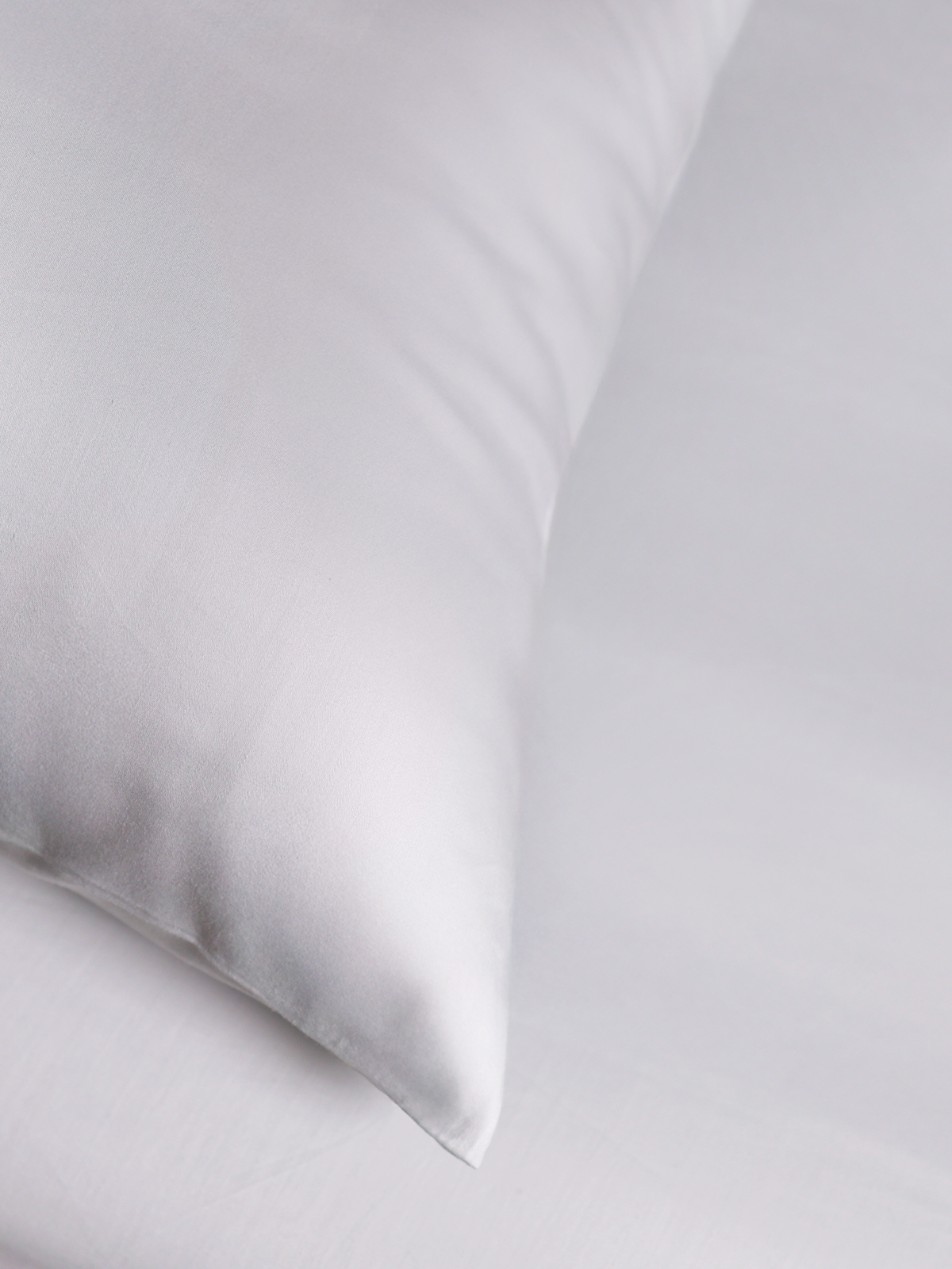 Fitted Bed Sheet Set in Cotton, Elasticated Edges