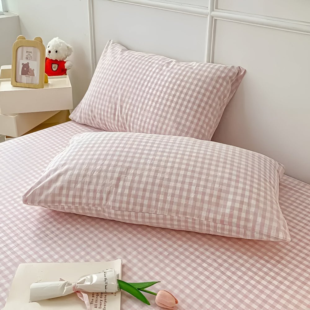 Pillowcase in Breathable Microfibre Blend with Gingham and Envelope Closure