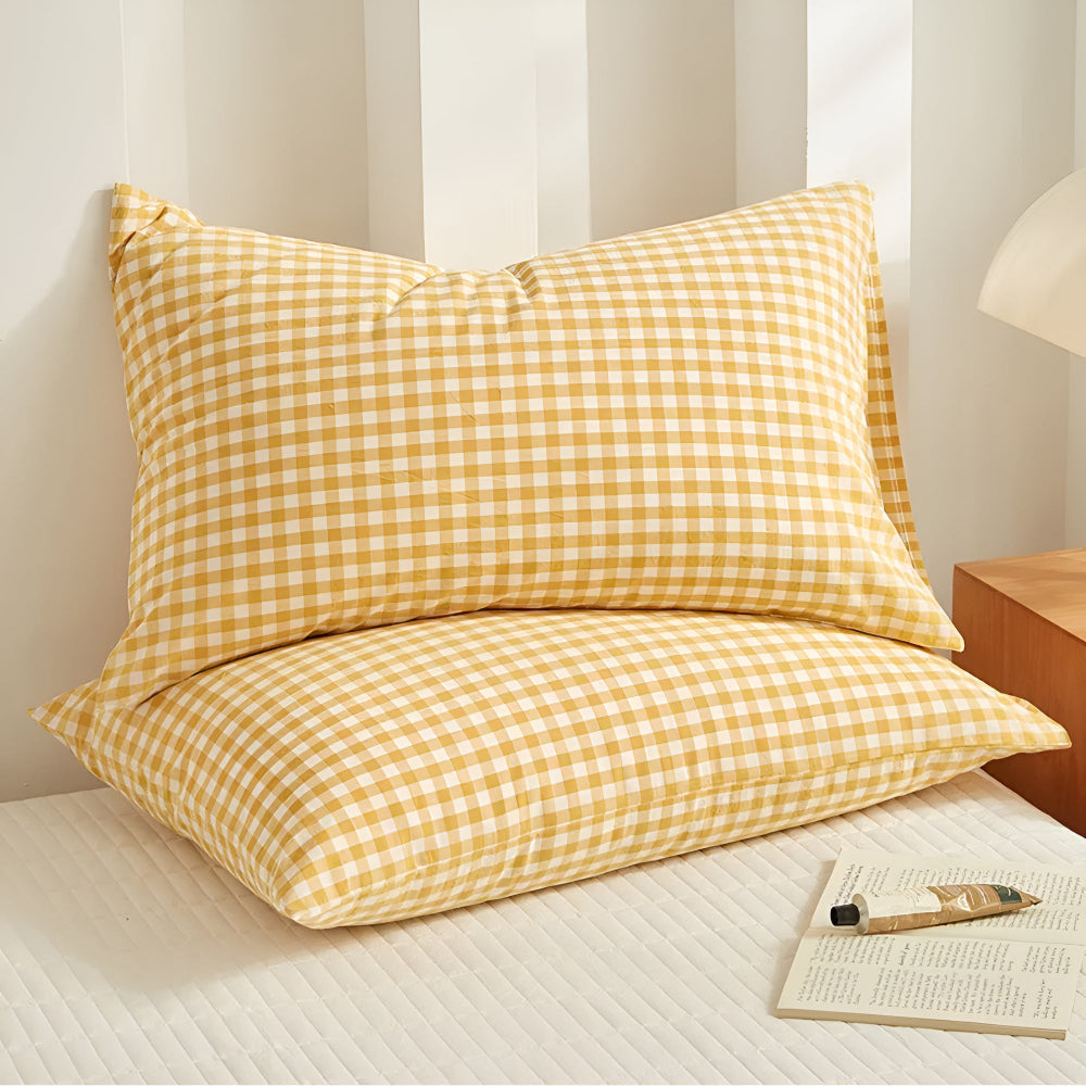 Pillowcase in Breathable Microfibre Blend with Gingham and Envelope Closure