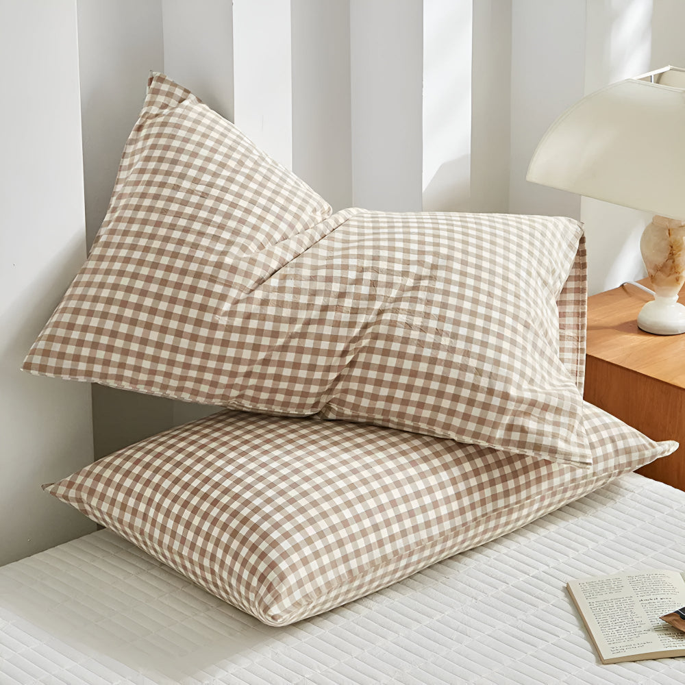 Pillowcase in Breathable Microfibre Blend with Gingham and Envelope Closure