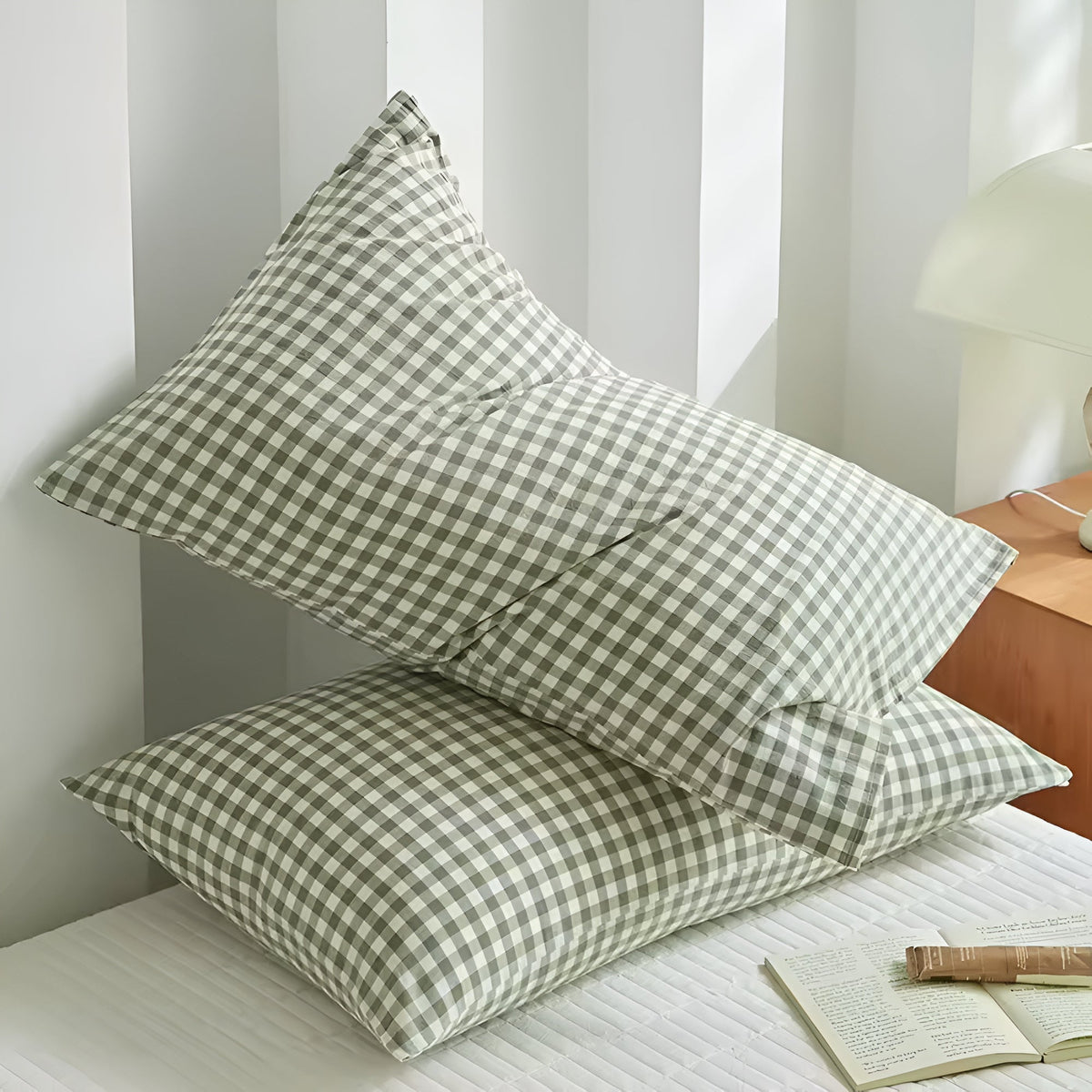 Pillowcase in Breathable Microfibre Blend with Gingham and Envelope Closure