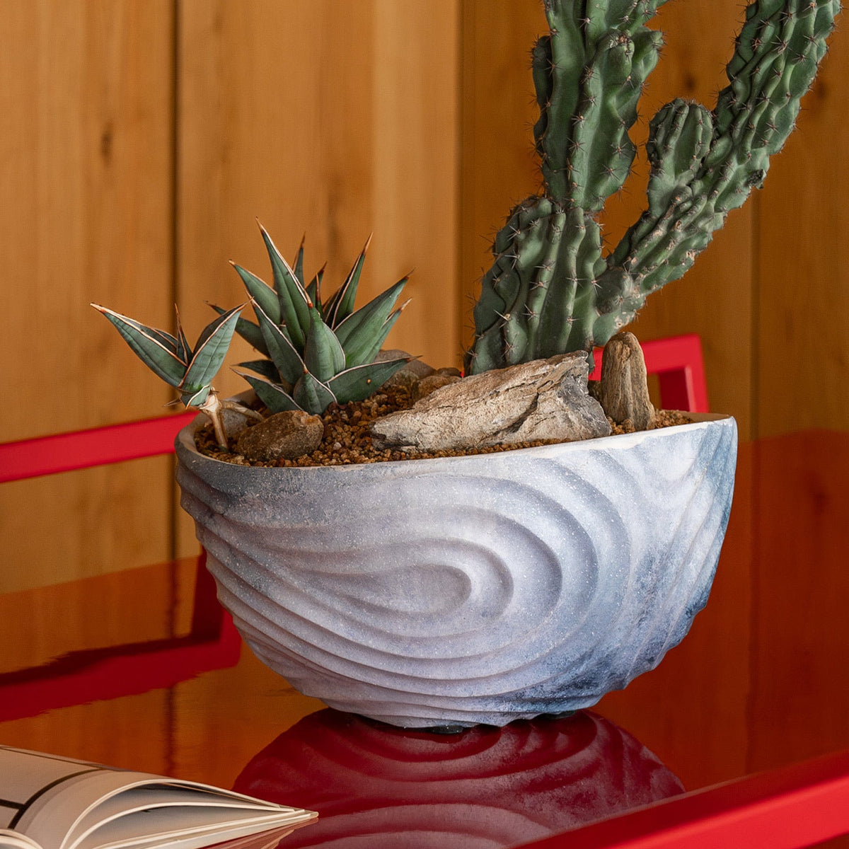 Plant Pot in Textured Ceramic with Hand-Shaped Wave Relief