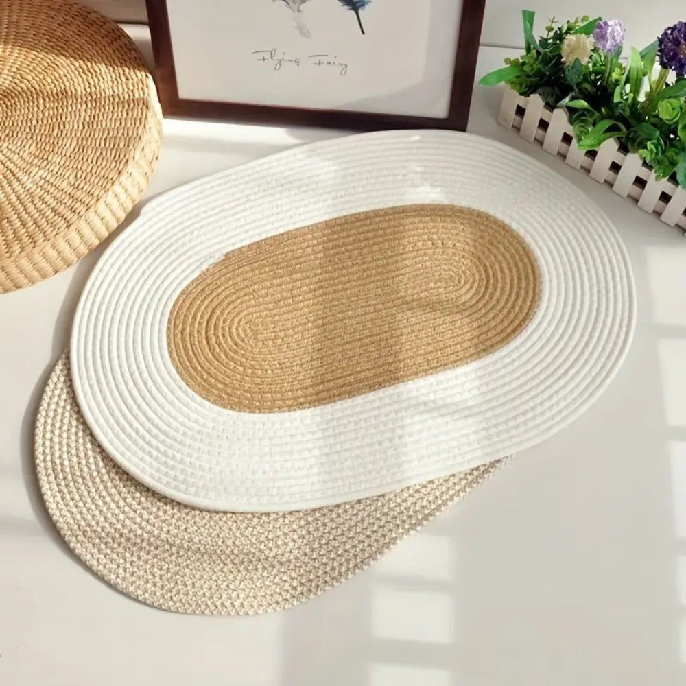 Rug in Hand-Braided Hemp, Oval Shape with Boho-Style Border